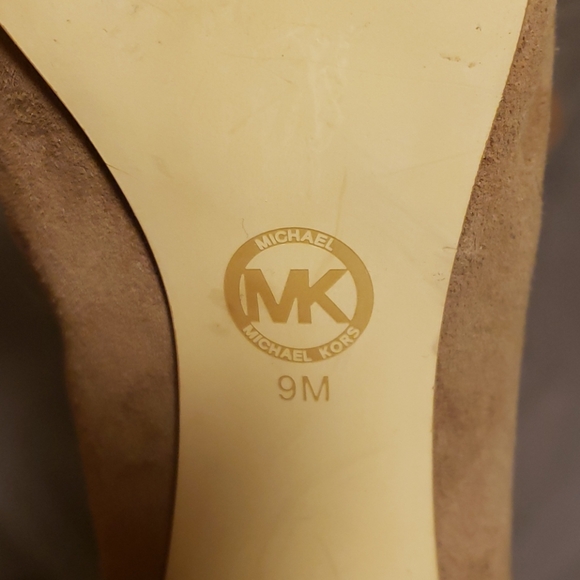 Michael Kors tan heels - Picture 4 of 4